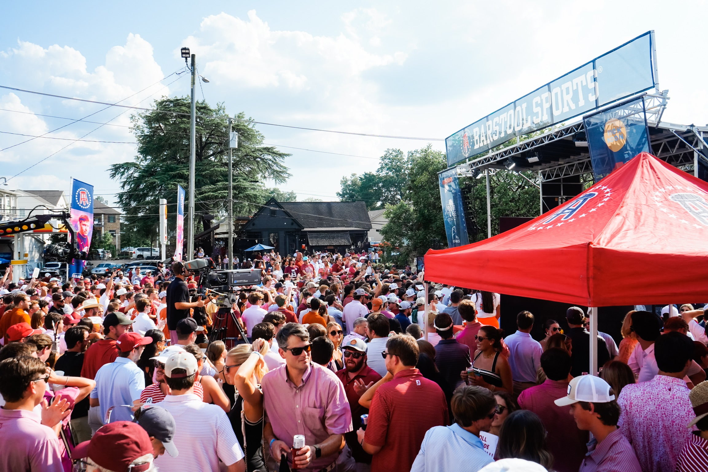 Barstool Weekend